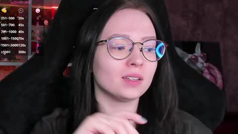 Robyn online show from April 22, 2026, 9:22 am