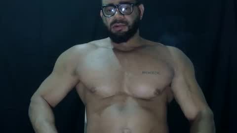 Snapshot of powerdmuscle chatting on May 25, 2026, 11:22 pm powerdmuscle online show from May 25, 2026, 11:22 pm