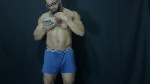 Snapshot of powerdmuscle chatting on May 30, 2026, 1:03 am powerdmuscle online show from May 30, 2026, 1:03 am