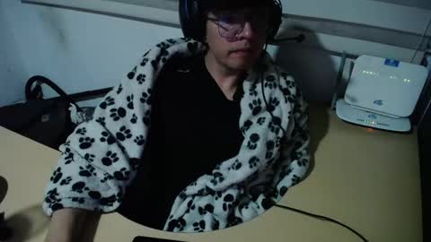 powerfulzeus2 online show from November 16, 2025, 2:17 am