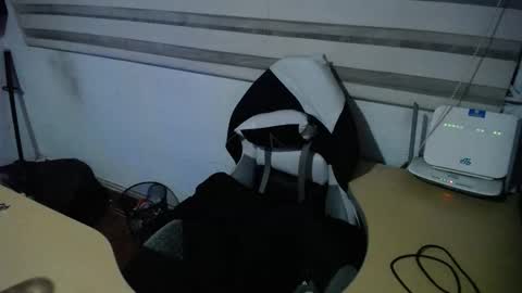 powerfulzeus2 online show from December 18, 2025, 1:55 am