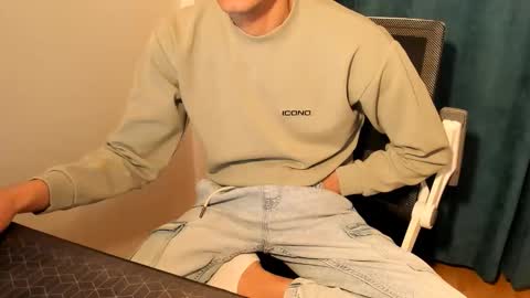 alex online show from November 26, 2025, 9:21 am