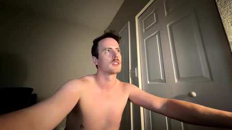 Snapshot of pphoto_95 chatting on February 24, 2026, 3:15 am Redd online show from February 24, 2026, 3:15 am