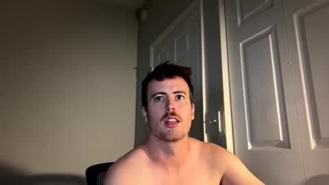 Snapshot of pphoto_95 chatting on February 25, 2026, 4:11 am Redd online show from February 25, 2026, 4:11 am