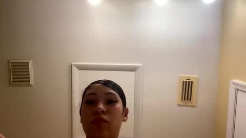 pr3ttynperla online show from September 27, 2025, 1:10 am