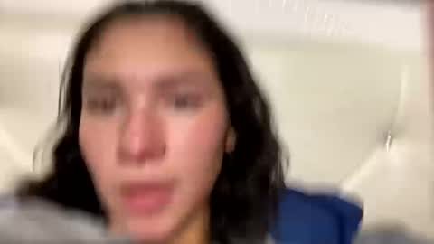 pr3ttynperla online show from October 13, 2025, 7:03 pm