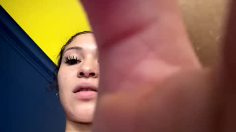 pr3ttynperla online show from May 2, 2026, 7:08 pm