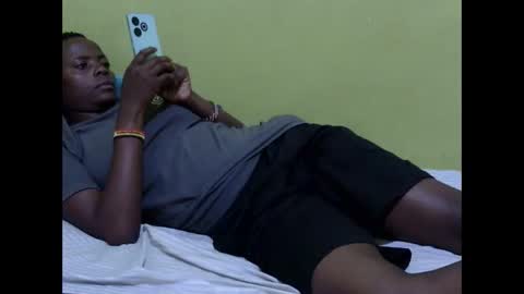 Snapshot of precious_nesh chatting on November 5, 2025, 7:41 am precious_nesh online show from November 5, 2025, 7:41 am