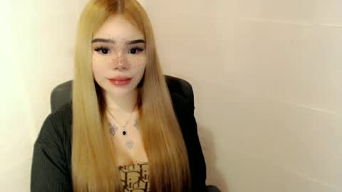MAXXINE online show from May 26, 2026, 5:14 am