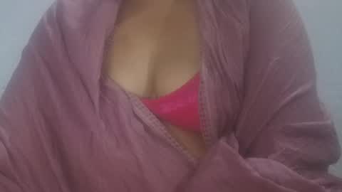 Snapshot of preet_punjaban02 chatting on July 5, 2026, 5:42 pm preet_punjaban02 online show from July 5, 2026, 5:42 pm