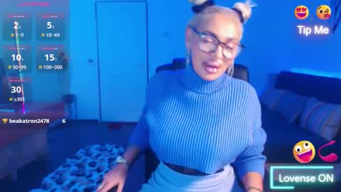 Victoria online show from December 1, 2025, 9:09 pm