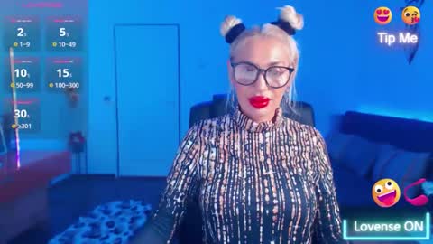 Victoria online show from December 17, 2025, 7:31 pm