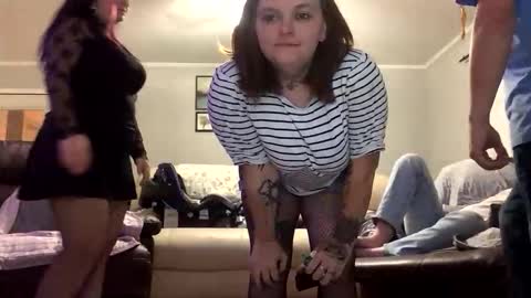Snapshot of pregnantslutt chatting on October 26, 2025, 2:39 am Jaden  Jade online show from October 26, 2025, 2:39 am