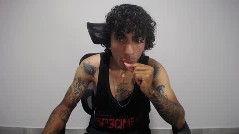 Plux online show from February 1, 2025, 11:37 pm