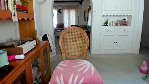 Snapshot of pretendlunch chatting on May 31, 2026, 6:09 pm Pretend online show from May 31, 2026, 6:09 pm