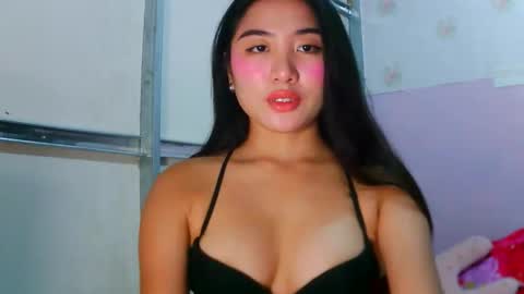 Snapshot of pretty_am chatting on May 8, 2026, 3:39 pm pretty_am online show from May 8, 2026, 3:39 pm