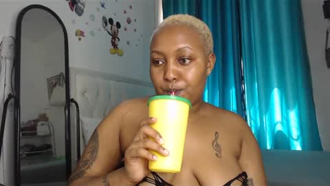 Snapshot of pretty_annah chatting on February 8, 2025, 11:12 am Annah online show from February 8, 2025, 11:12 am