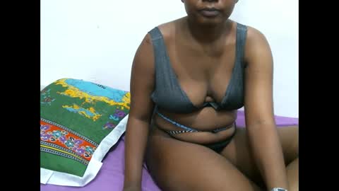 Snapshot of pretty_berbie chatting on May 29, 2026, 3:59 am eunice online show from May 29, 2026, 3:59 am