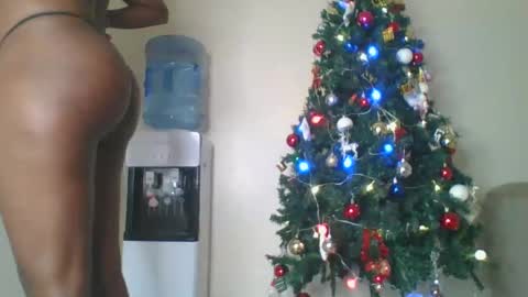 pretty online show from December 7, 2024, 12:13 pm