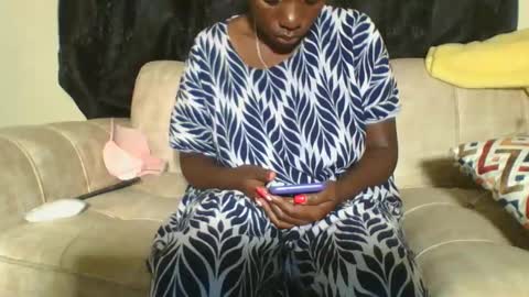 pretty online show from January 3, 2025, 8:10 am