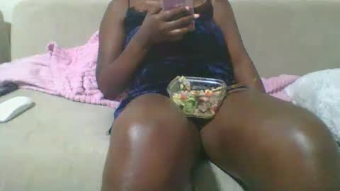 pretty online show from January 12, 2025, 4:29 pm