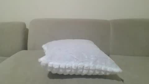 pretty online show from January 14, 2025, 7:11 pm