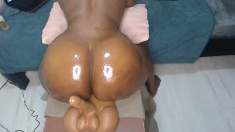 pretty_clare online show from April 6, 2026, 4:21 am