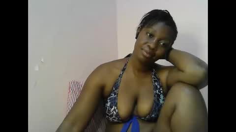 pretty_kylah online show from November 4, 2025, 1:27 am