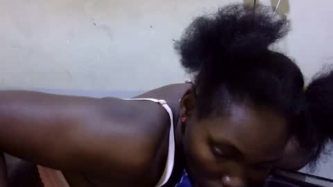 pretty_leila1 online show from April 4, 2026, 8:34 am