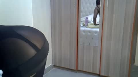 pretty_lida online show from December 15, 2025, 8:24 pm