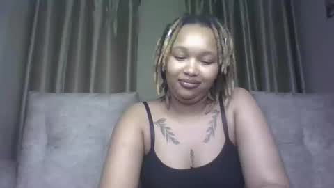 Snapshot of pretty_little_baibe chatting on October 30, 2025, 12:23 am Tracy online show from October 30, 2025, 12:23 am