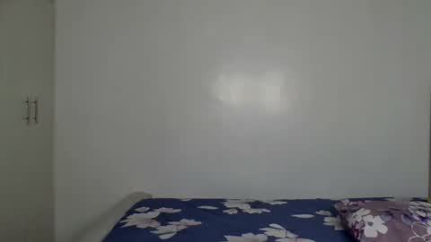 Snapshot of pretty_luv1 chatting on December 13, 2025, 9:42 pm pretty luv1 online show from December 13, 2025, 9:42 pm