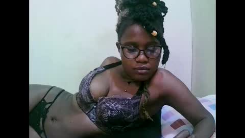 Snapshot of pretty_mellan chatting on January 22, 2025, 5:49 pm pretty_mellan online show from January 22, 2025, 5:49 pm