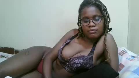 Snapshot of pretty_mellan chatting on February 19, 2025, 8:33 am pretty_mellan online show from February 19, 2025, 8:33 am
