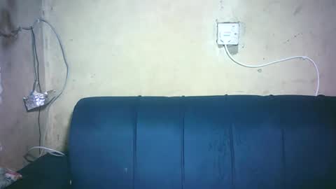 pretty_milan online show from December 21, 2025, 9:05 am