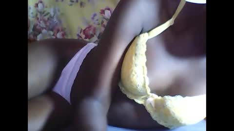 Snapshot of pretty_mine chatting on January 3, 2025, 12:19 pm pretty time online show from January 3, 2025, 12:19 pm