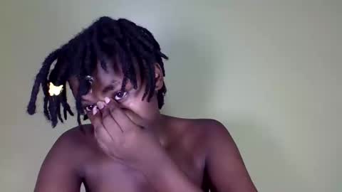 pretty_miya online show from January 5, 2025, 8:32 am