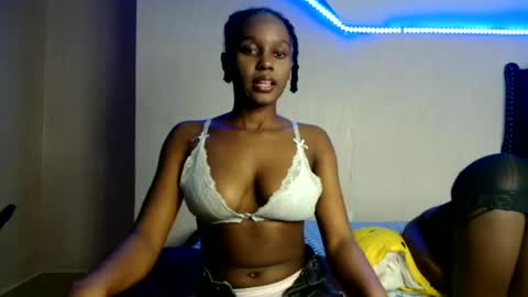 Snapshot of pretty_nyra chatting on July 5, 2026, 4:19 am Nyra online show from July 5, 2026, 4:19 am