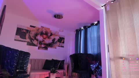 Snapshot of pretty_pettite chatting on December 16, 2024, 8:48 pm pretty_pettite online show from December 16, 2024, 8:48 pm