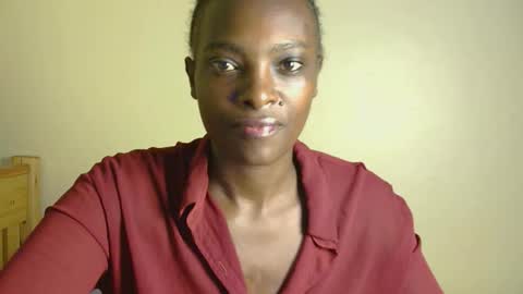 pretty_rezi online show from February 26, 2026, 3:38 am