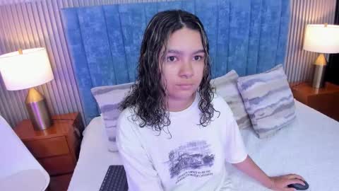 Daisy Flower online show from March 17, 2026, 2:05 am