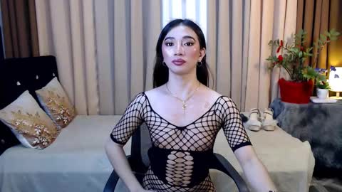 prettyakhira online show from February 5, 2025, 11:06 pm