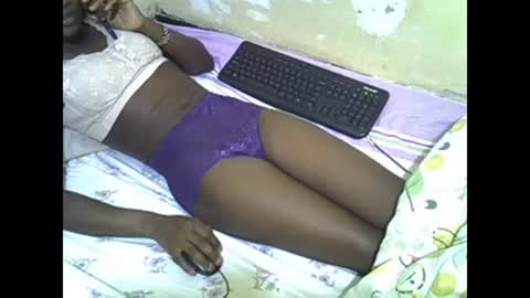 prettyalma online show from January 2, 2025, 7:44 am