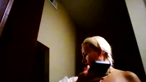 Snapshot of prettybabypetite chatting on November 16, 2025, 11:32 pm Missy Jack online show from November 16, 2025, 11:32 pm