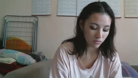 Bella online show from October 3, 2025, 8:11 am