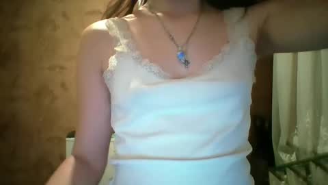Bella online show from May 25, 2026, 8:48 pm