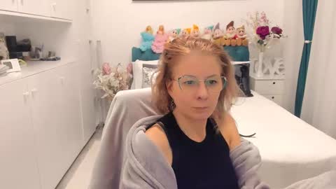 Snapshot of prettyblackeyes chatting on February 9, 2025, 9:58 am wilma online show from February 9, 2025, 9:58 am