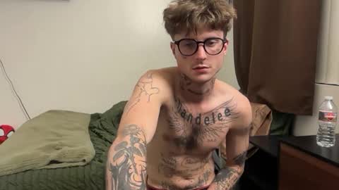 pretty boy online show from April 3, 2026, 2:53 am