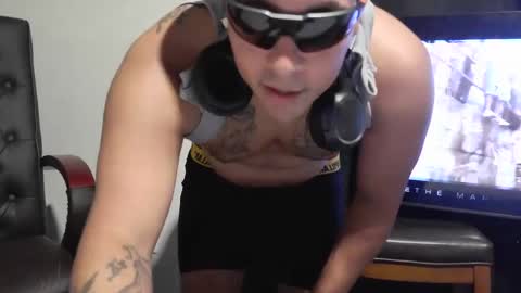 Snapshot of prettydaddyik6992 chatting on October 7, 2025, 6:27 pm DADDYDICRICO6969 online show from October 7, 2025, 6:27 pm