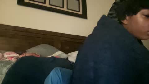 prettyfacefemale online show from April 15, 2026, 7:58 pm